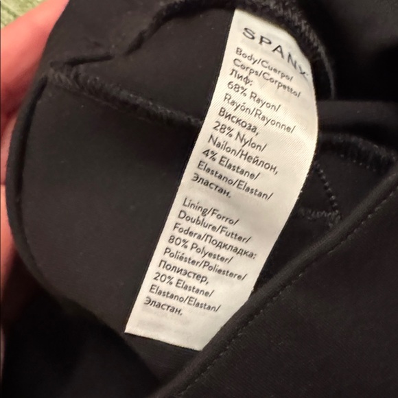 SPANX Pants, Black. Size Medium. 
Faux pockets
NWOT - Picture 5 of 13